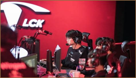 Shiphtur pulls off perfect flank to help his team go 7-0 through day 2 of Twitch Rivals